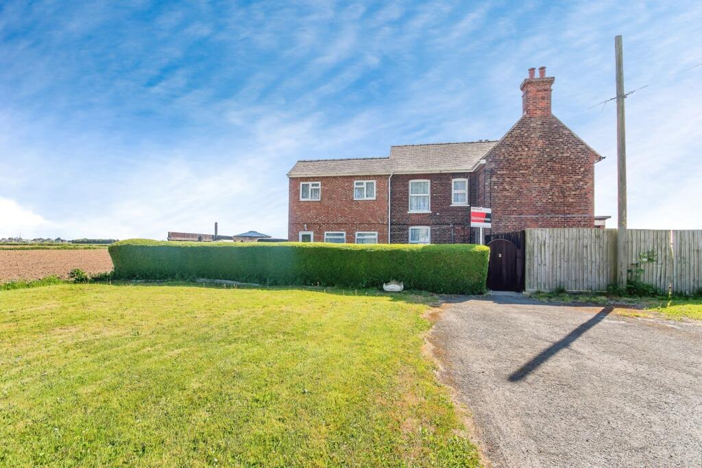 3-bed semi-detached on Olive Mount, Fishtoft Road, Lincolnshire, PE21, £200,000
