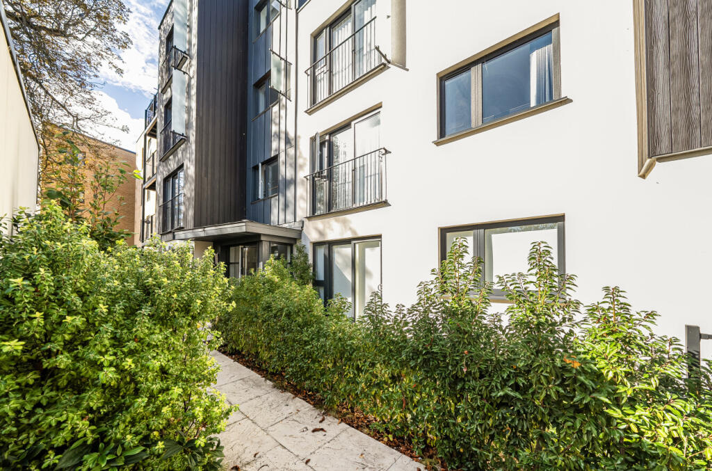 Apartment in Oxford, Highfield, Headington