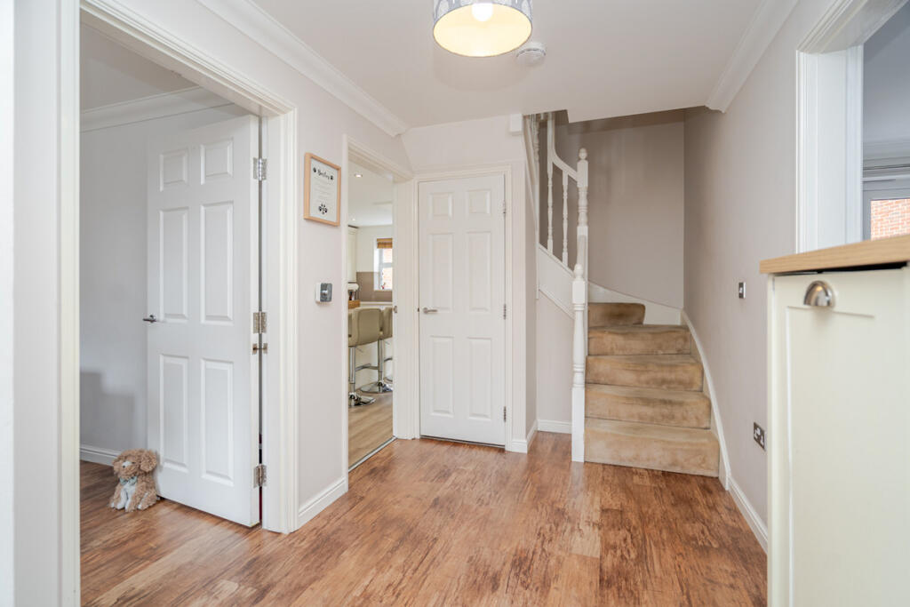 House in Milton Keynes, Old Bletchley, West Bletchley - View 4