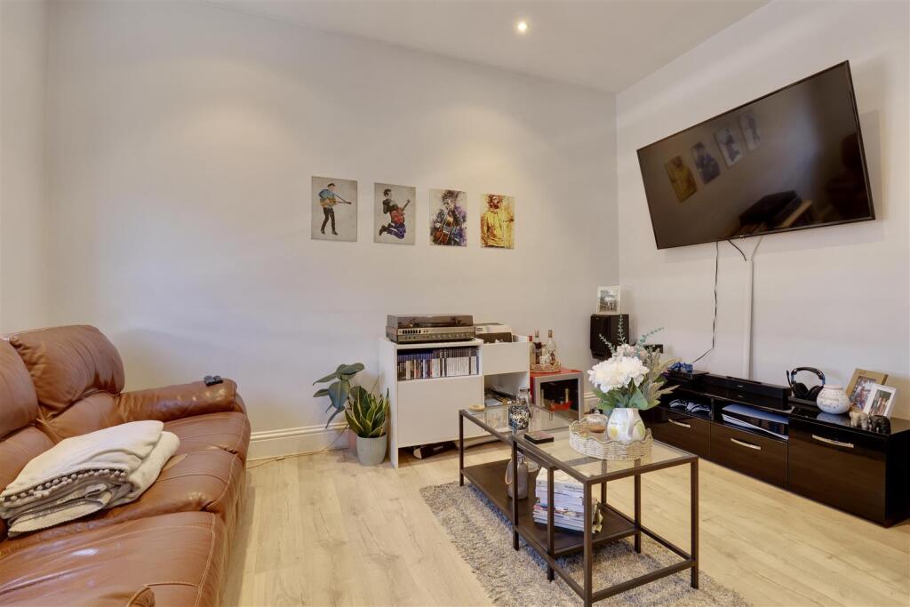 Apartment in Portsmouth - View 4