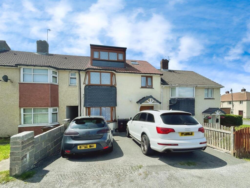 Main image of property: Spring Wood Gardens, Bradford, BD5