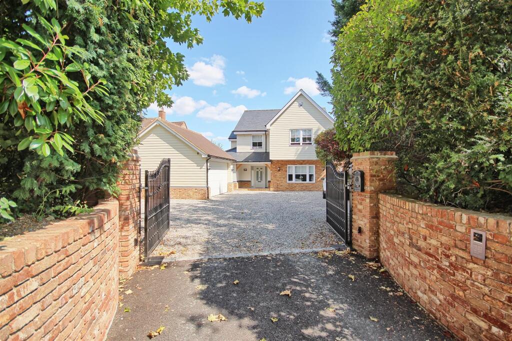 Main image of property: WARE ROAD, HAILEY - IMPRESSIVE FAMILY HOME