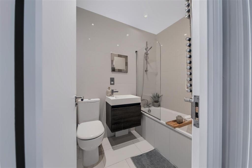 Apartment in London - View 3