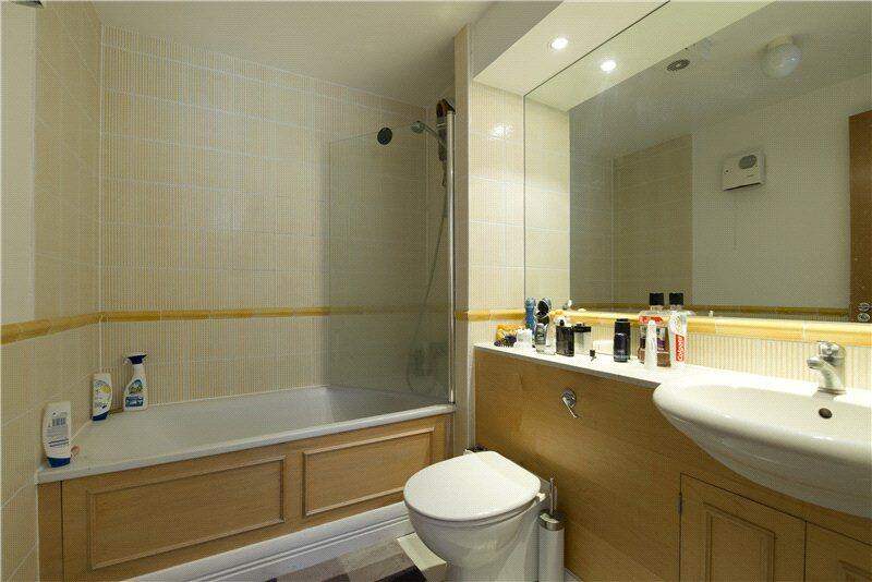 Apartment in London - More