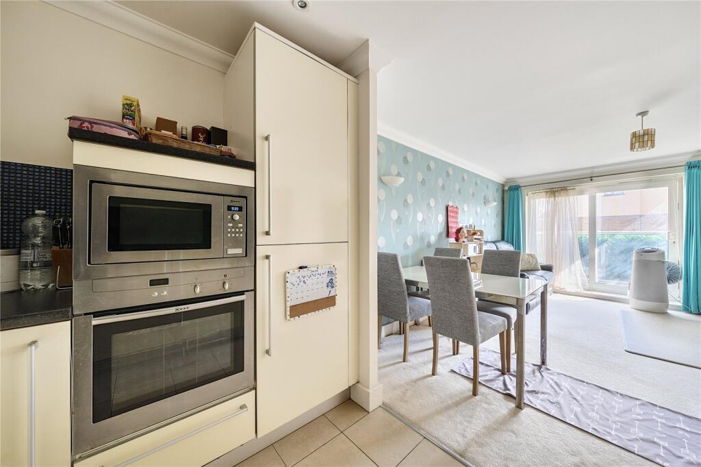 Reservoir Road, Ruislip, Middlesex – pohled 4