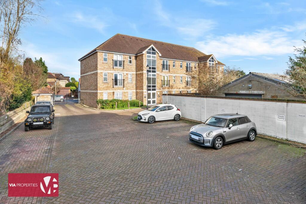 Main image of property: Park Lane, Broxbourne, EN10