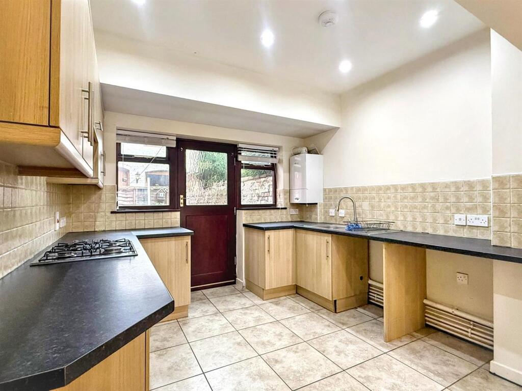 House in Stoke-on-Trent - View 2