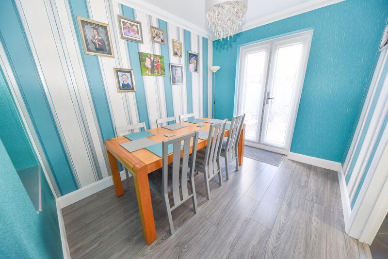 Aintree Drive, Waterlooville photo 3