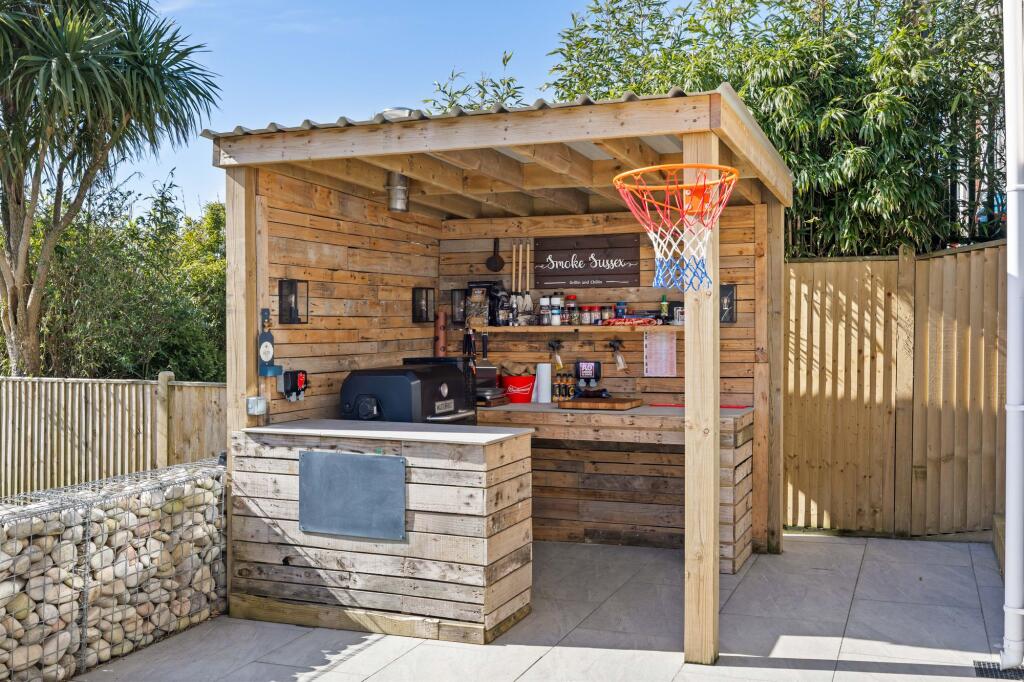 5 bed detached - Rodmell Avenue, Saltdean, BN2 image 4