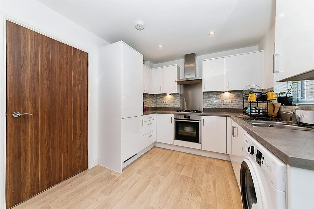 House in Kettering, Leisure Village - View 4