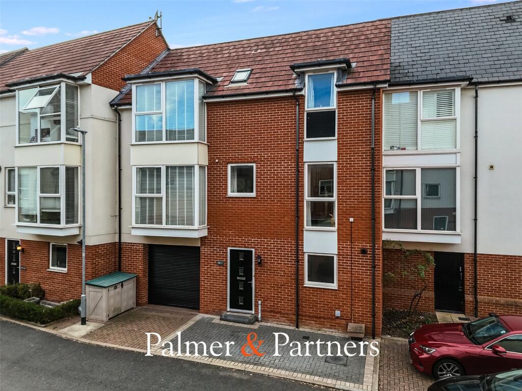 Main image of property: Montfort Drive, Chelmsford, Essex, CM2