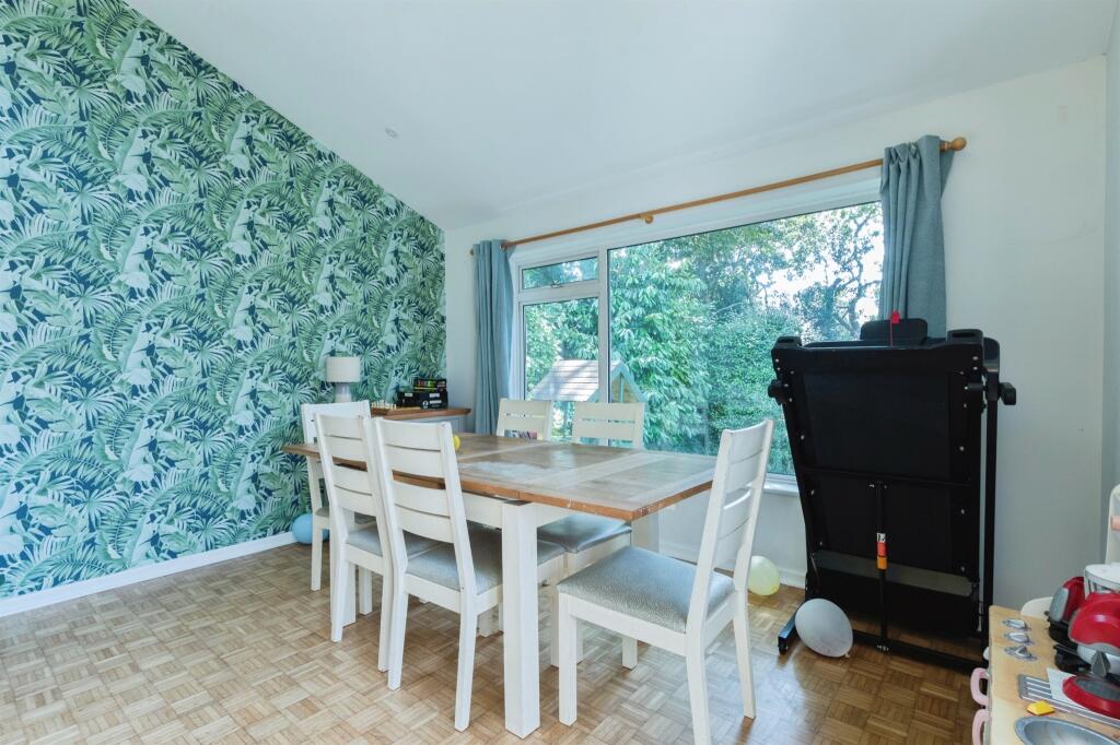 Doveshill Gardens, BOURNEMOUTH photo 5