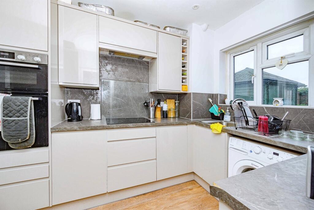 House in Dacorum, Hertfordshire - More