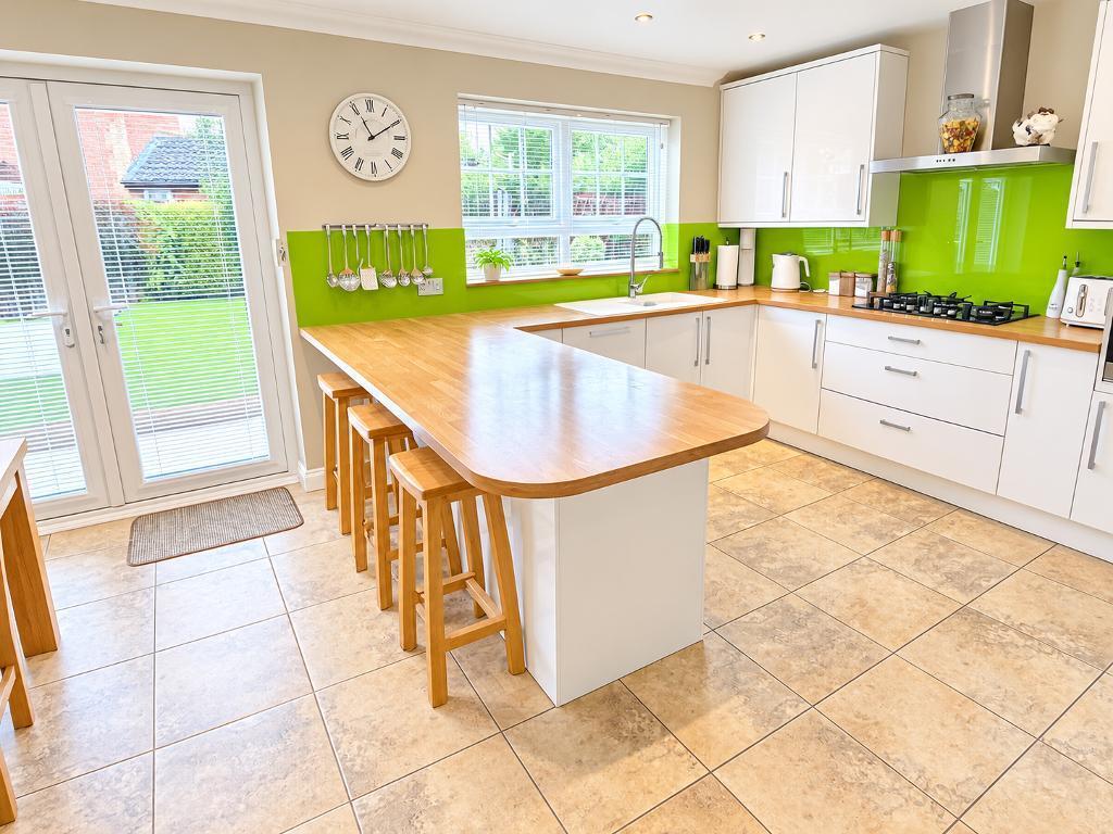 Wenning Lane, Emerson Valley, Milton Keynes, Buckinghamshire, MK4 2JF photo 4
