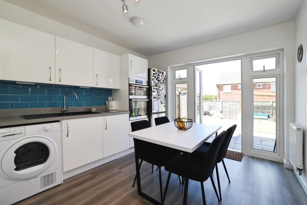 House in Salisbury, Amesbury - More