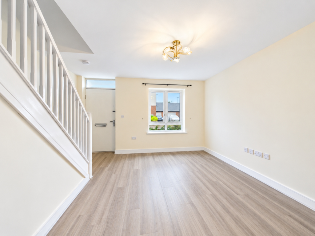 House in Gloucester - View 5