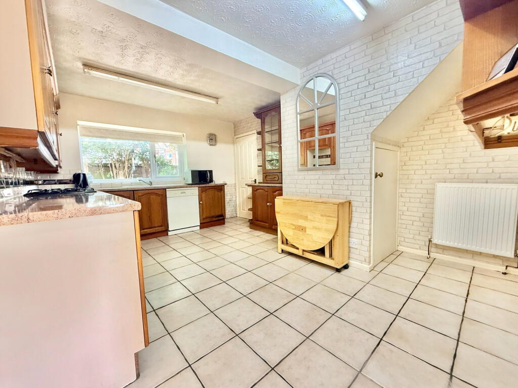 House in Walsall, Chapel Green - More