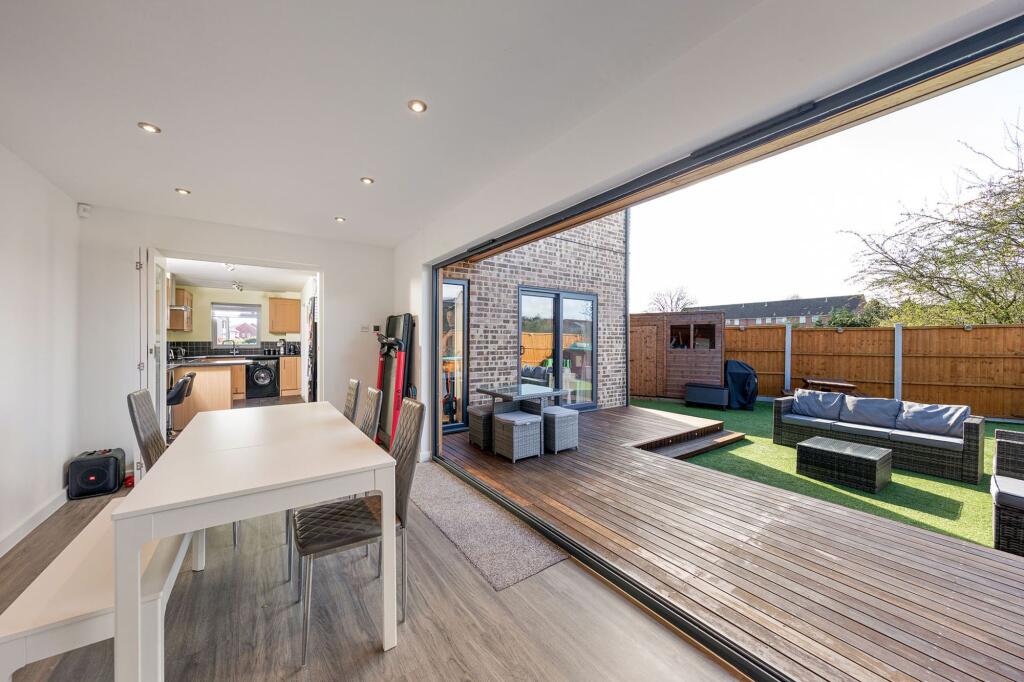 3-bed terraced on Salem Walk, Rayleigh, SS6, £350,000