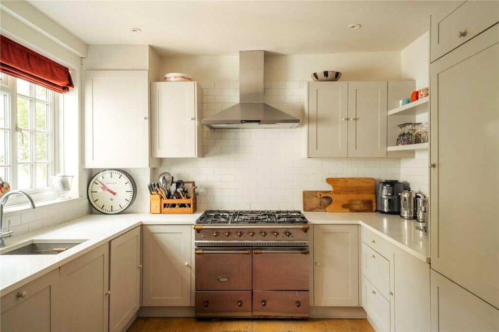 House in London - View 2