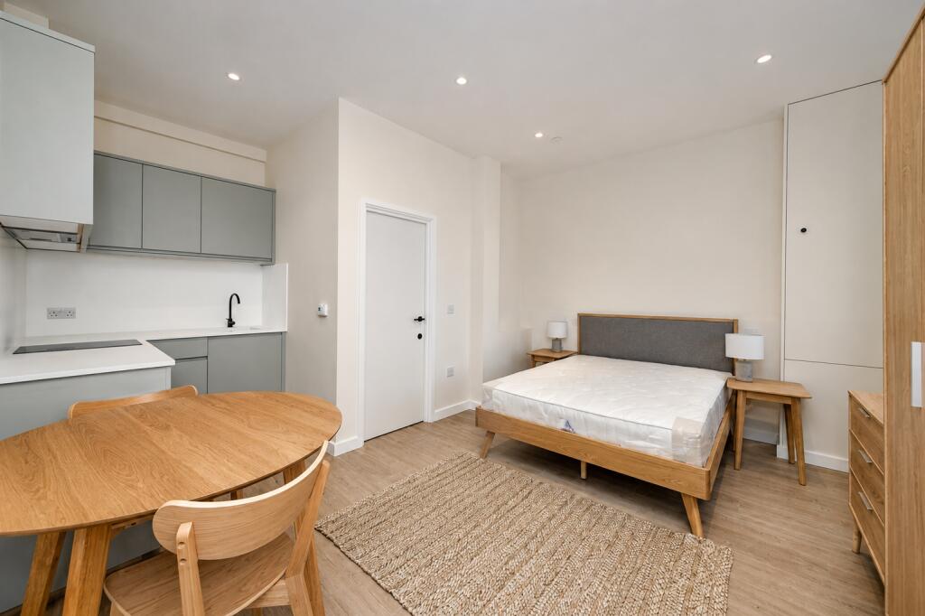 Main image of property: High Road, London, N12 9QD