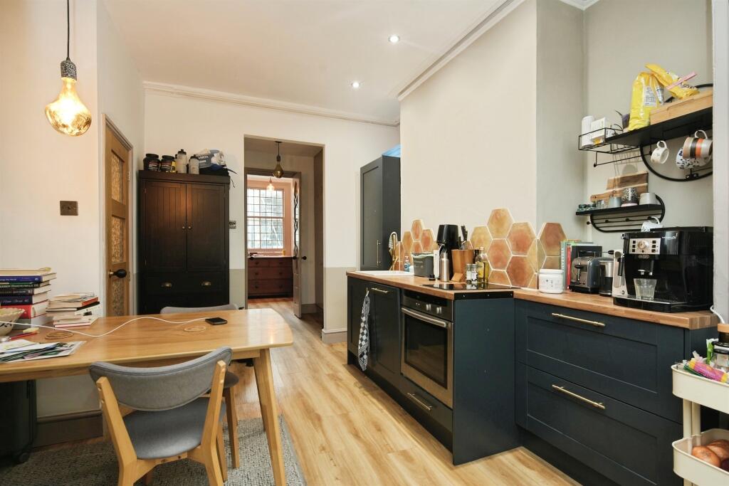 Apartment in Brighton - View 5