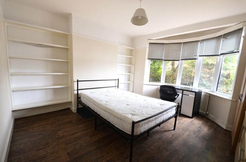 House in Twickenham - View 4