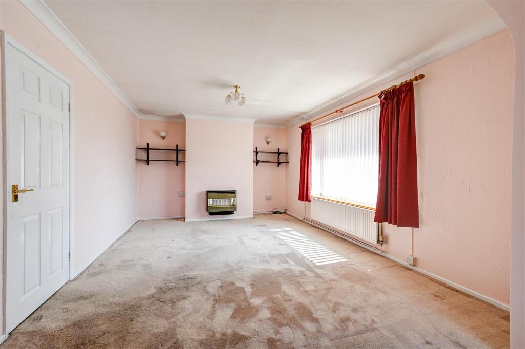 House in Great Yarmouth, Bradwell - View 4