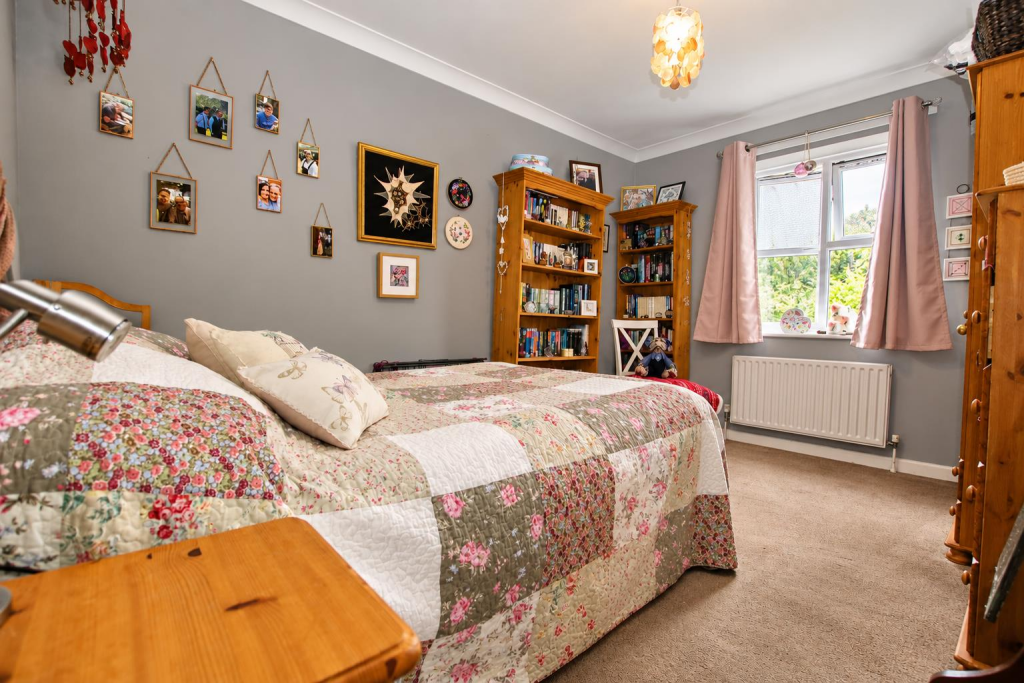 Blenheim Road, Eastleigh photo 4