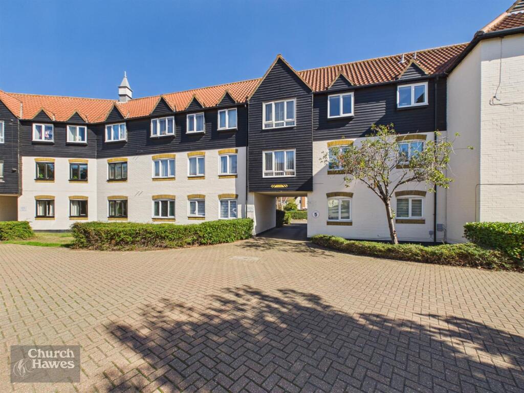 Main image of property: Bucklebury Heath, South Woodham Ferrers, Chelmsford