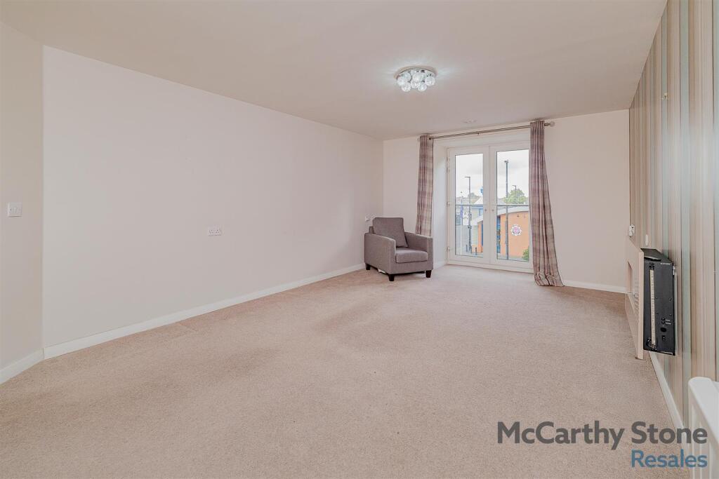 Oakfield Court, Crofts Bank Road, Urmston, Manchester, M41 0AA photo 2