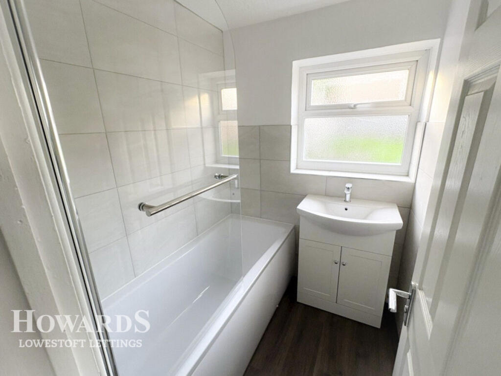 Apartment in Lowestoft - View 3