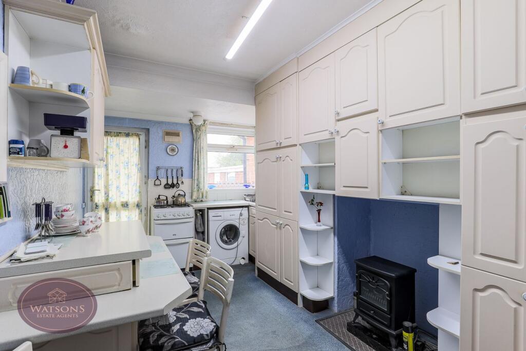 House in Broxtowe, Eastwood - More