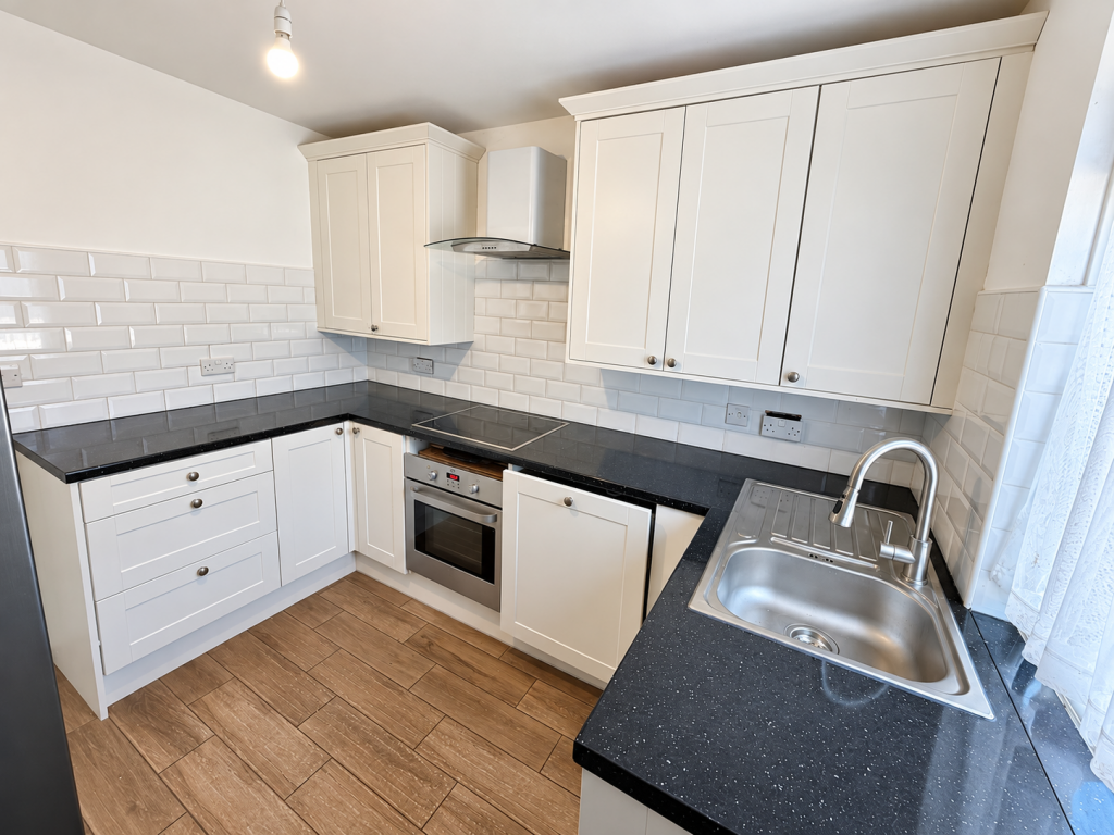 House in East Grinstead, Felbridge - View 5