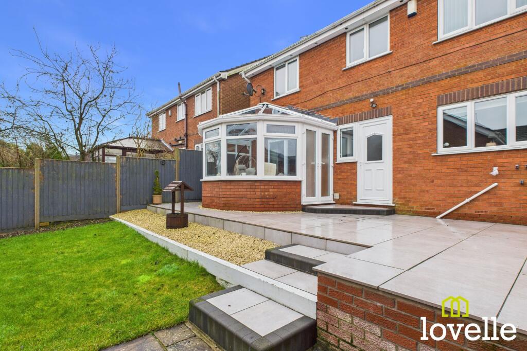 House in Hull - View 4