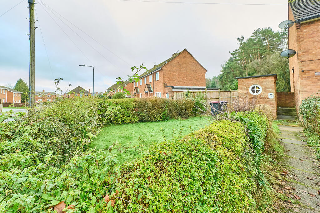 9 Webb Crescent, Dawley, Telford, Shropshire TF4 3DP photo 4