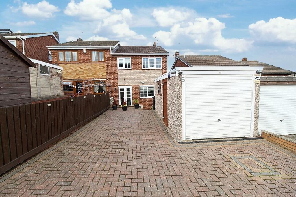 3-bed terraced on Snowdon Way, Brinsworth, Rotherham, £175,000