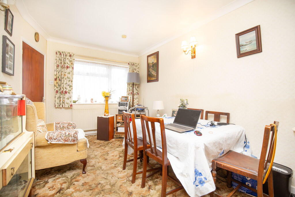 Johnson Street, Wood End photo 3