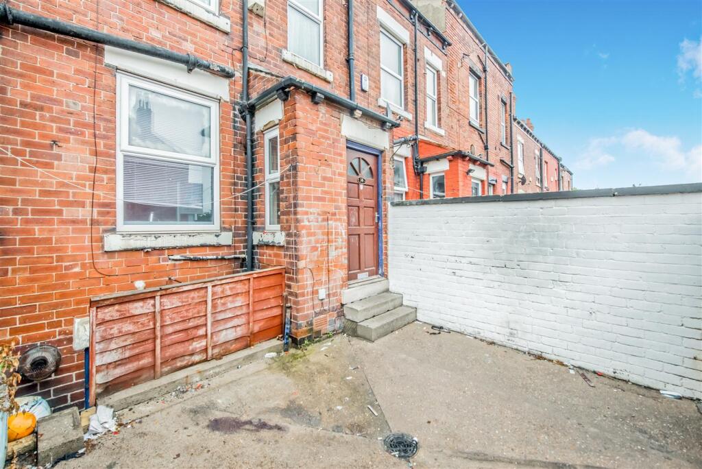 House in Leeds, Moor End, Armley - View 4
