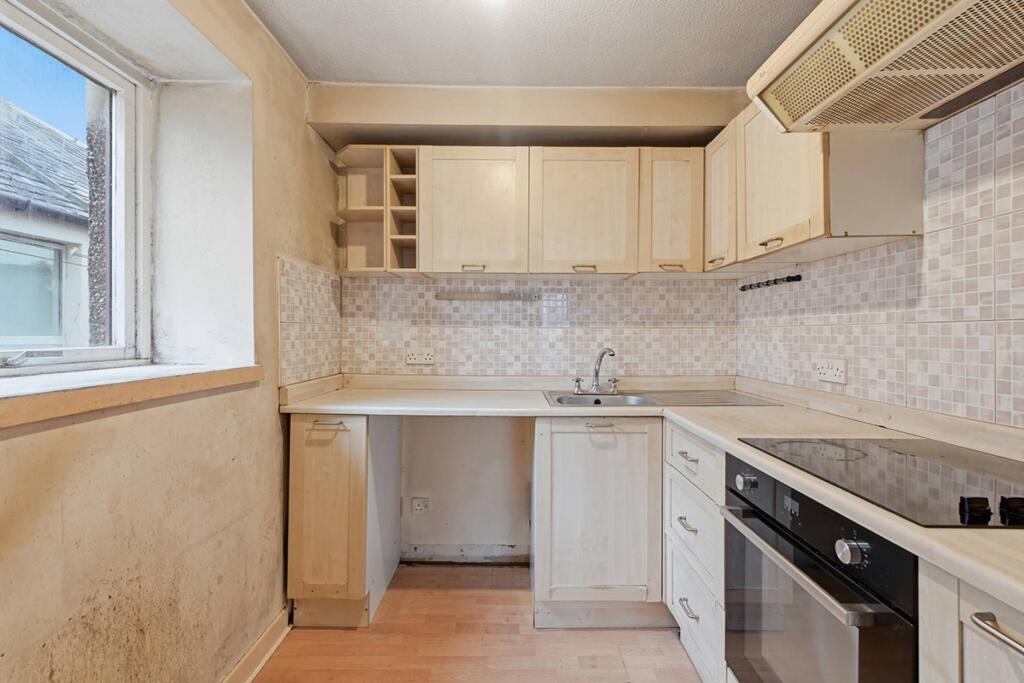 Apartment in Cowdenbeath, Fife - More