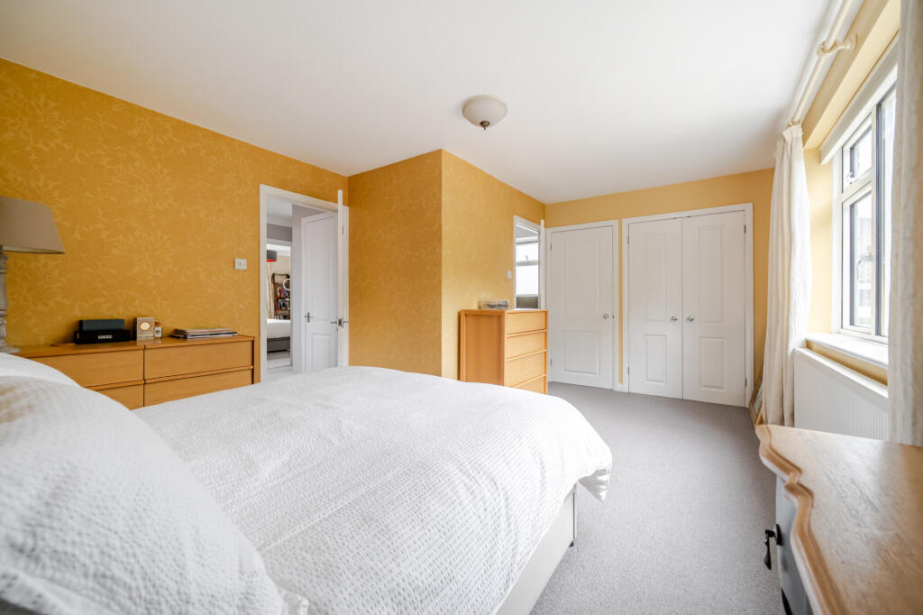 House in Slough - View 5