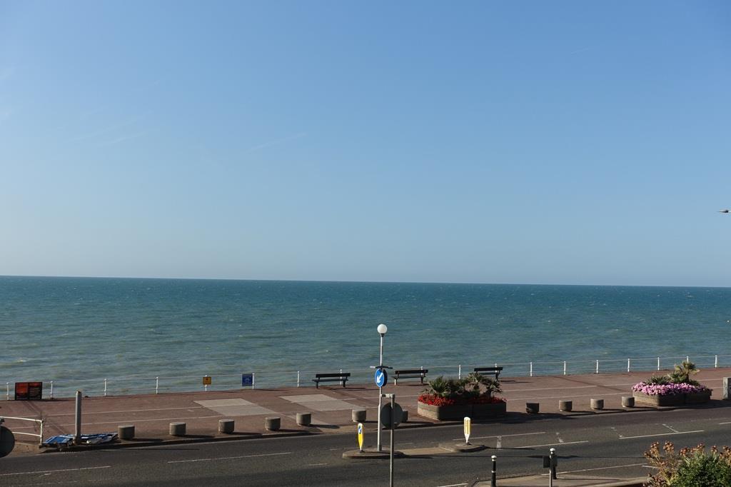 Apartment in St Leonards-on-Sea, West Marina - View 3