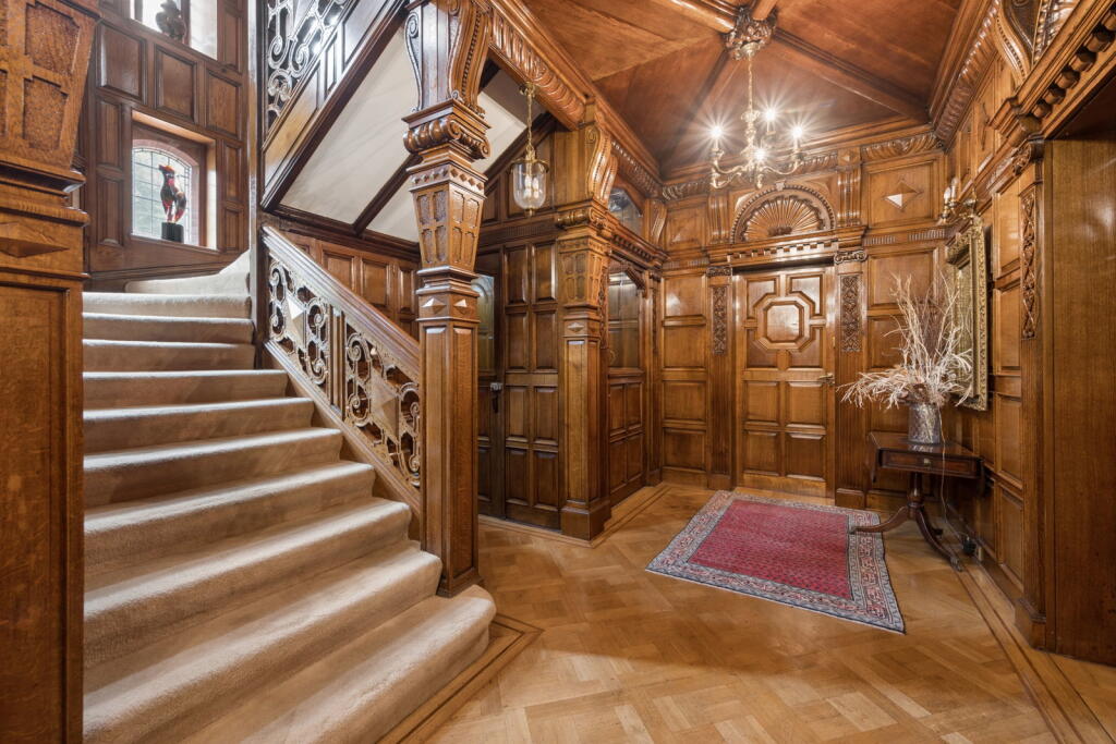 House in Wirral, Liverpool City Region - View 5