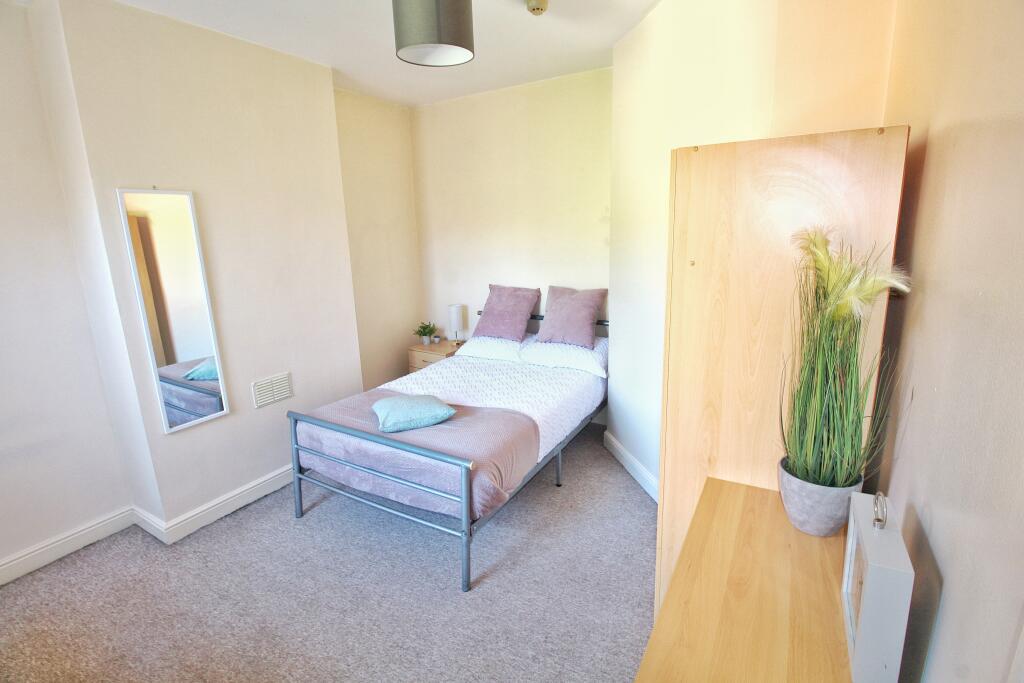 Main image of property: 103 Carho.lme Road, Lincoln, Lincolnshire, LN1 1RT