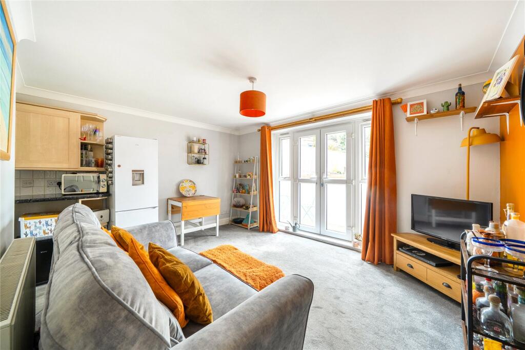 Apartment in London, Royal Borough of Kingston upon Thames - View 5