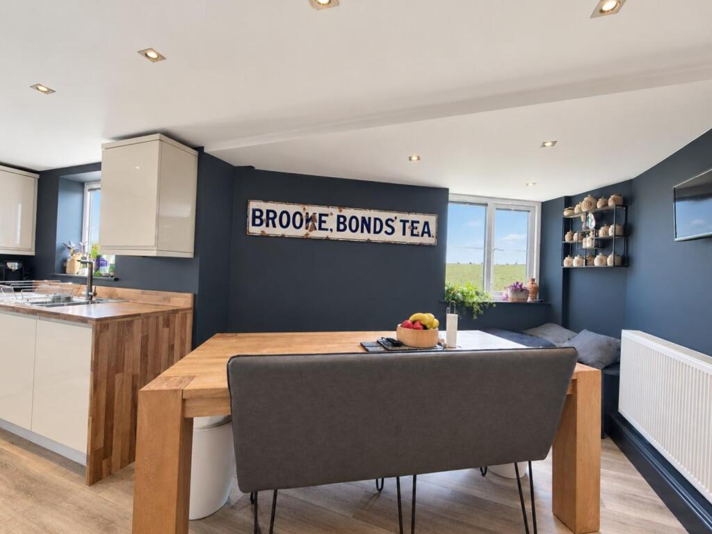 House in Stroud, Alkerton, Eastington - More