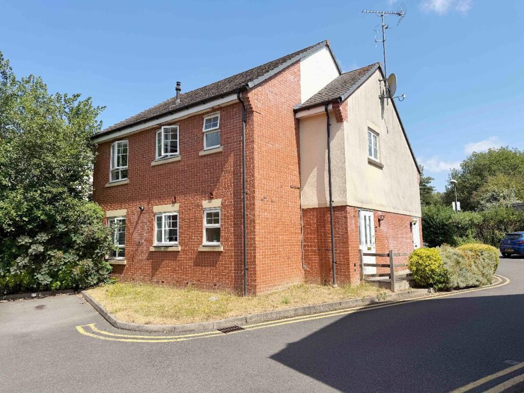 Main image of property: Wallwin Place, Warwick
