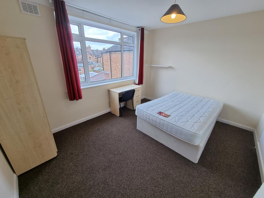House in Warwick, Royal Leamington Spa - More