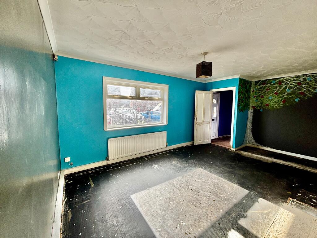 81 Brooklands Crescent, Havercroft, Wakefield, West Yorkshire WF4 2HR photo 4