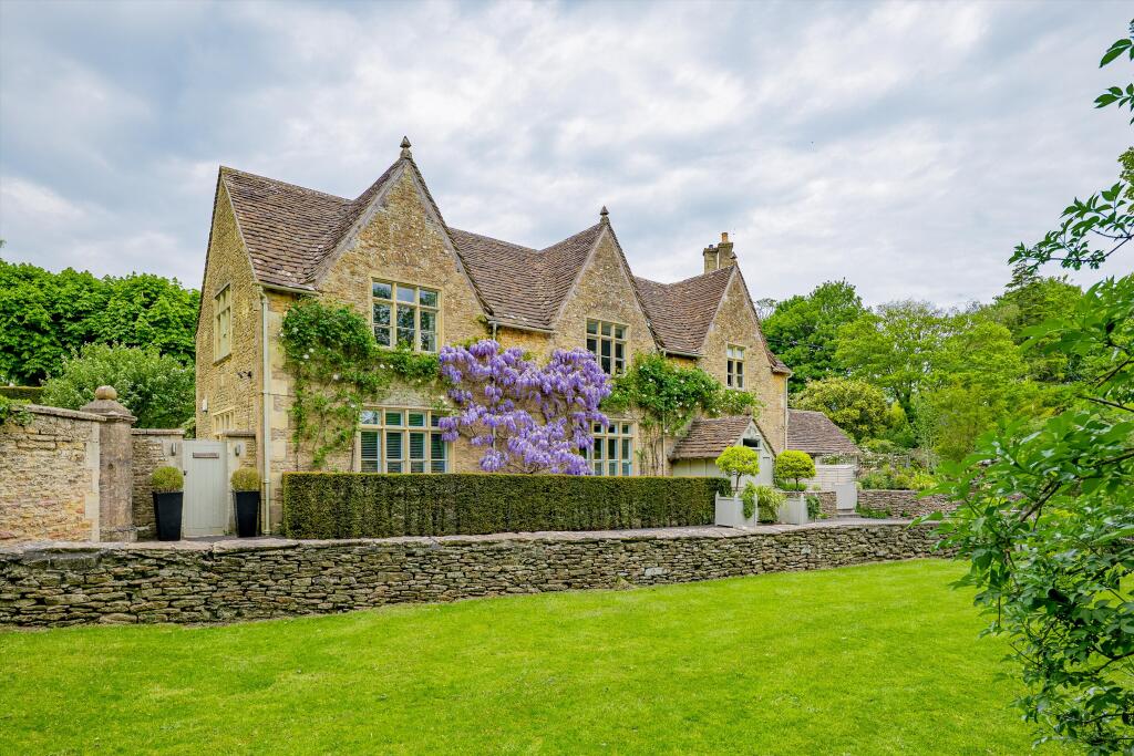 4 bedroom detached house for sale in Castle Combe, Chippenham