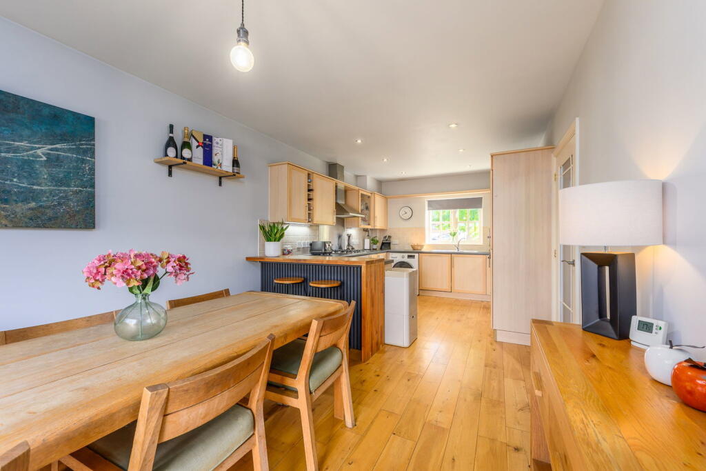 House in Canterbury - View 3